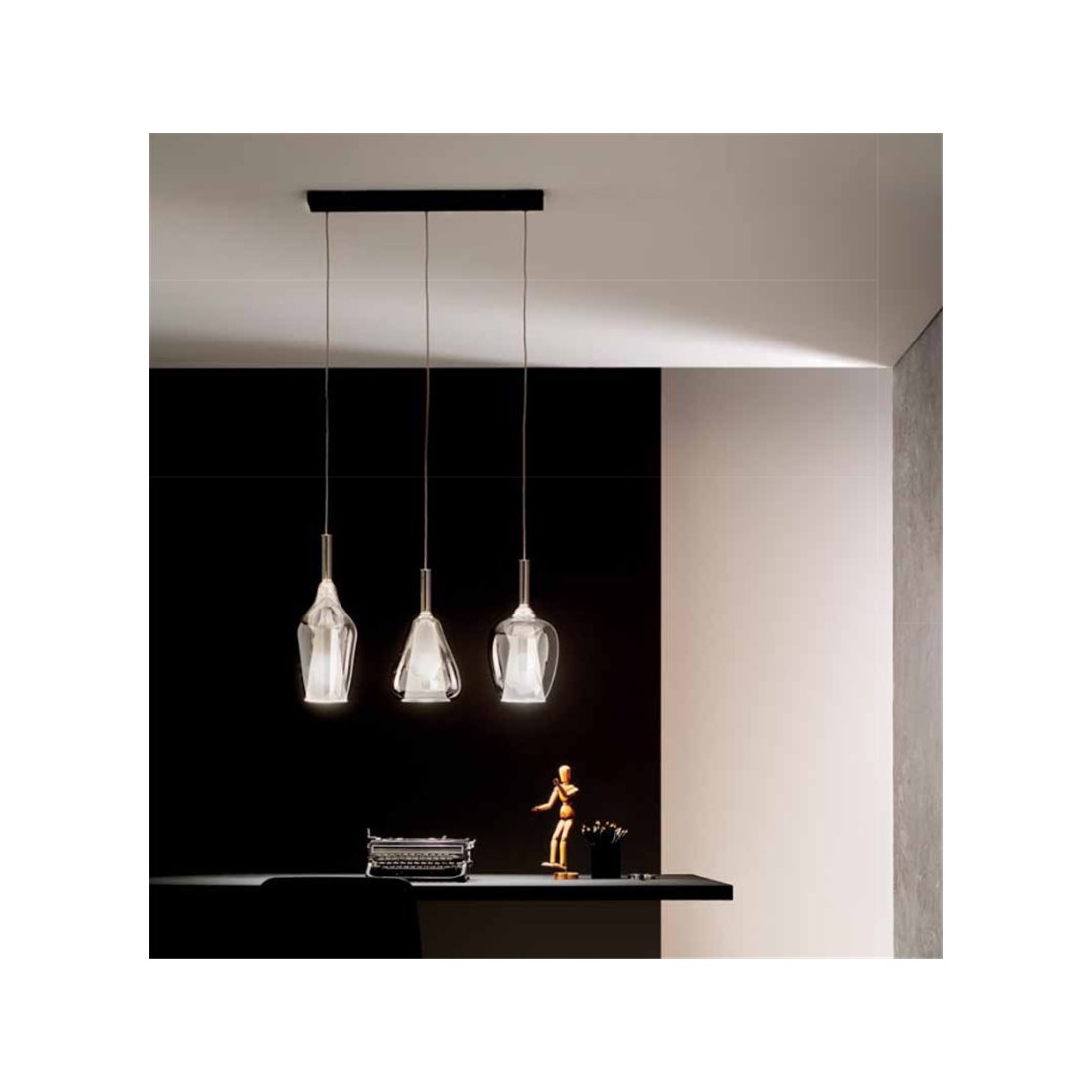 Ofelia lampadario lineare nero con 3 diffusori pendel cromo specchiato